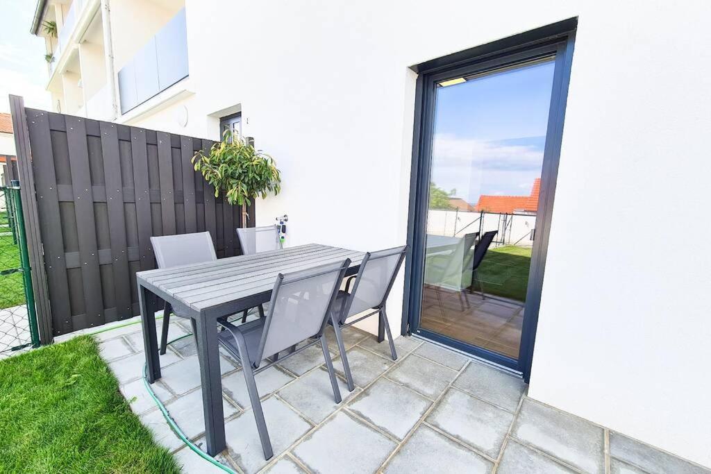 Friendship Suite Moerbisch Am See Exterior photo